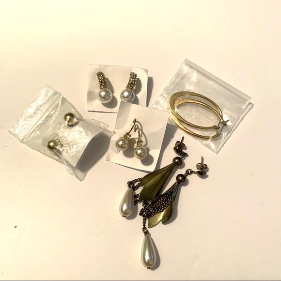 Vintage Earring Bundle of 5 Gold & Pearl Dangles & Hoops - Picture 1 of 6
